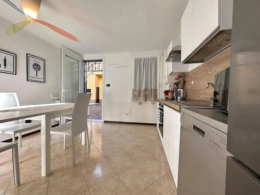 Marconi Suite Free Parking / Near The Airport Bologna 0*,