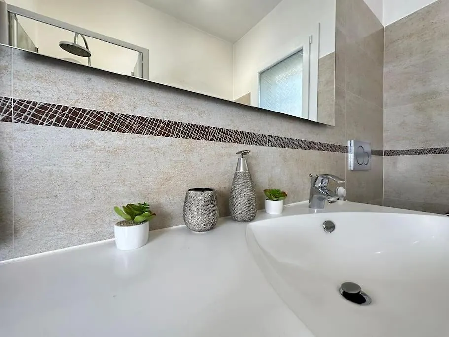 Marconi Suite Free Parking / Near The Airport Bologna Italy